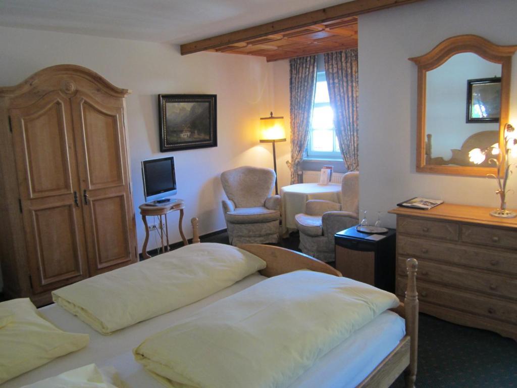 Hotel Edelweiss Garni 加爾米施-帕滕基興 客房 照片