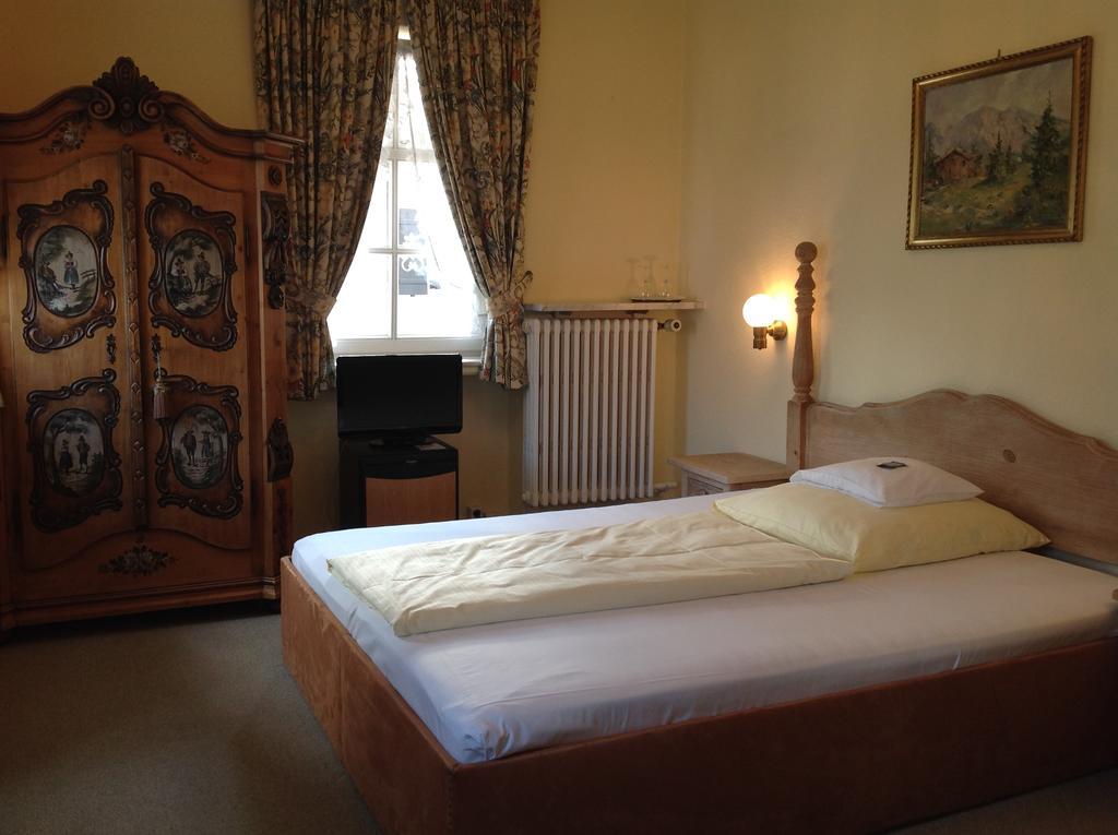 Hotel Edelweiss Garni 加爾米施-帕滕基興 外观 照片