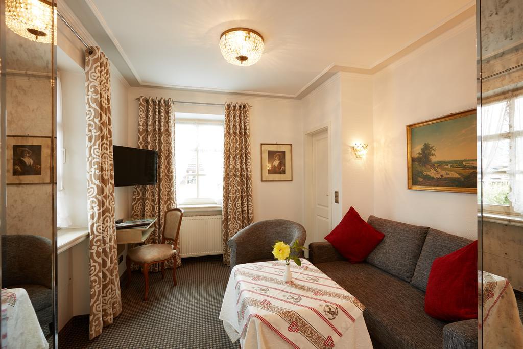 Hotel Edelweiss Garni 加爾米施-帕滕基興 外观 照片
