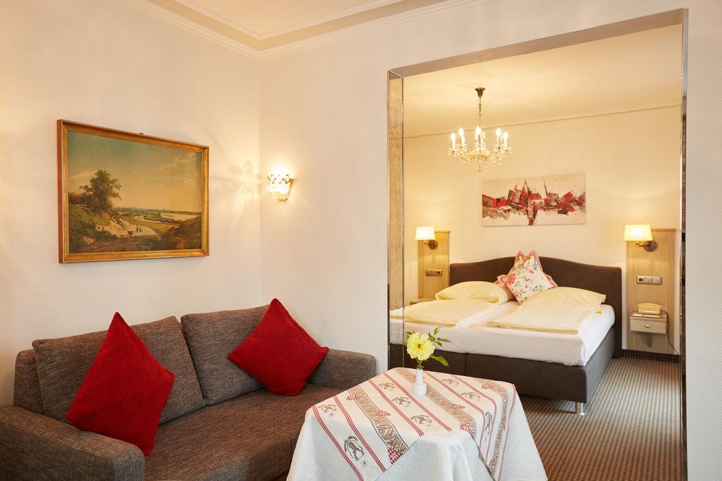 Hotel Edelweiss Garni 加爾米施-帕滕基興 外观 照片