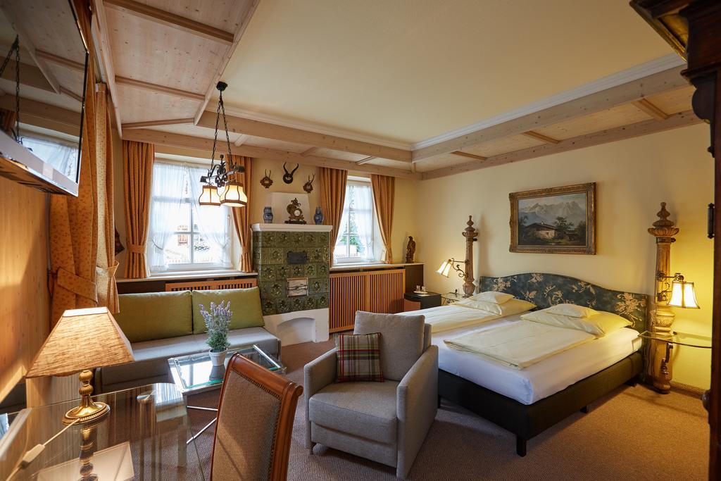 Hotel Edelweiss Garni 加爾米施-帕滕基興 外观 照片