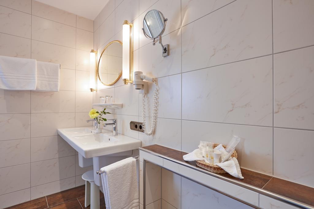 Hotel Edelweiss Garni 加爾米施-帕滕基興 外观 照片