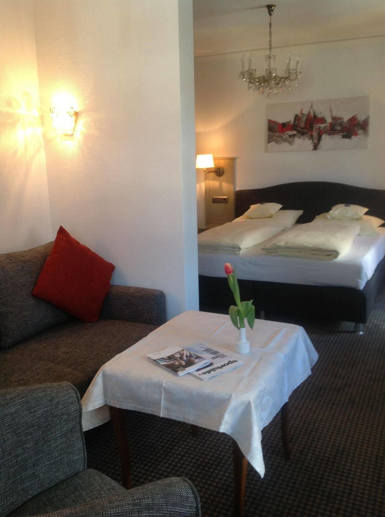 Hotel Edelweiss Garni 加爾米施-帕滕基興 外观 照片