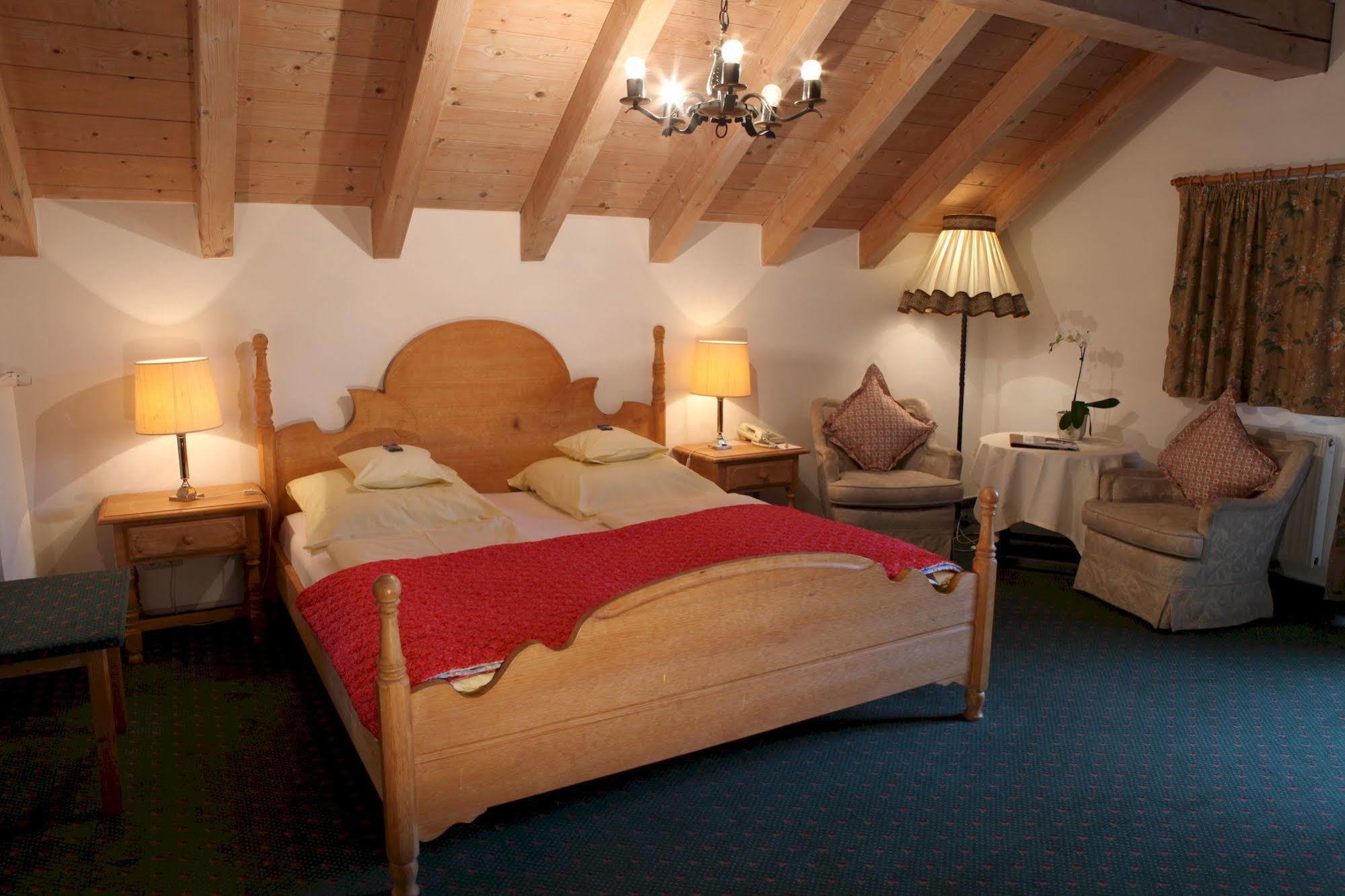 Hotel Edelweiss Garni 加爾米施-帕滕基興 外观 照片