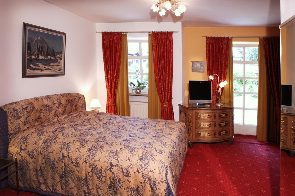 Hotel Edelweiss Garni 加爾米施-帕滕基興 客房 照片