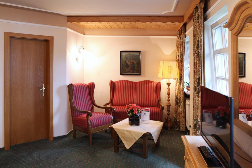 Hotel Edelweiss Garni 加爾米施-帕滕基興 客房 照片