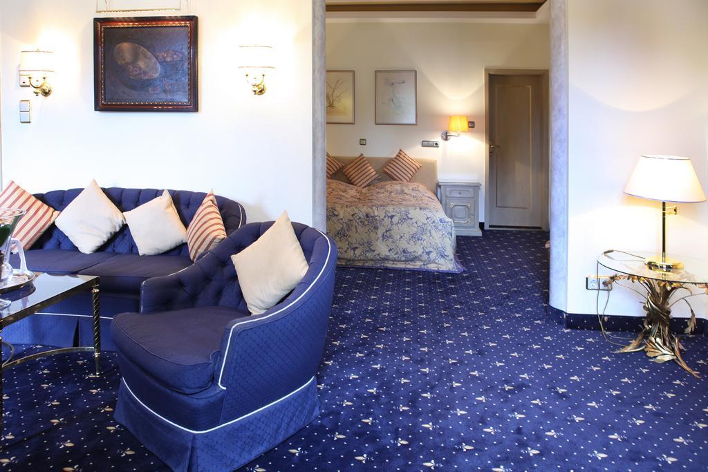 Hotel Edelweiss Garni 加爾米施-帕滕基興 客房 照片